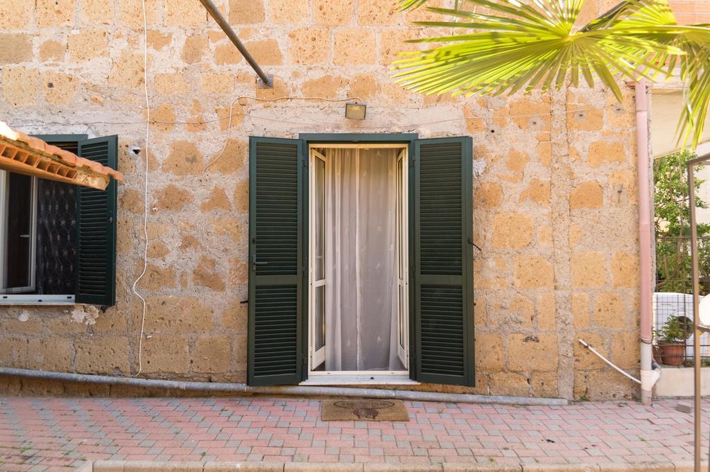 Casa Vacanza Il Leonpardo Tuscania Exterior foto